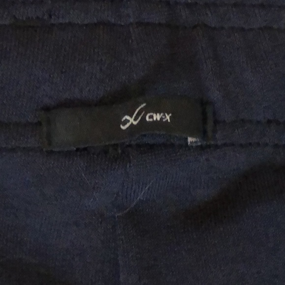 CW-X compression tight. 3/4 length. Size M. - Picture 4 of 5